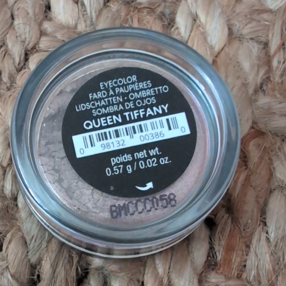 bareMinerals Queen Tiffany Eye Color